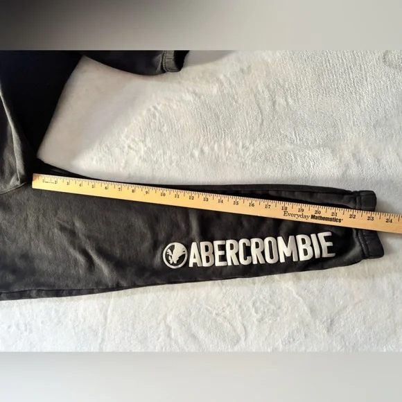 Abercrombie Kids Dark Gray Logo Jogger Sweatpants Unisex Size 11/12 - Picture 3 of 9